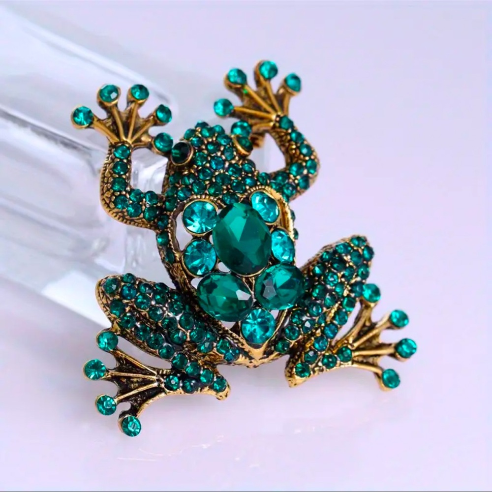 Frog Shaped Brooch, Dazzling Green, Sparkling Rhinestones, NEW, Beautiful
